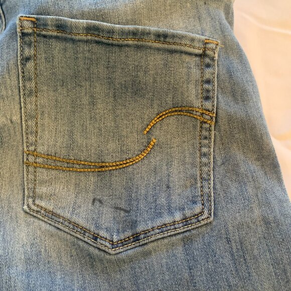 Levi Modern Slim Jeans Size 8 with paint splatters and distressed - Picture 9 of 9